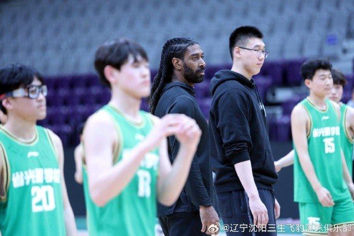 为什么一些职业球员罚球命中率不高?_0